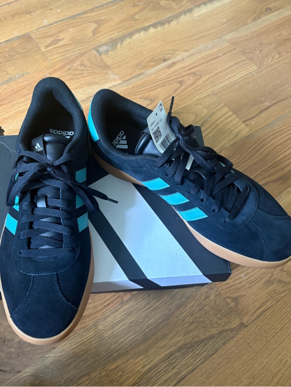 BRAND NEW: adidas VL Court Men’s Navy Sneakers with Teal Stripes and Gum Sole